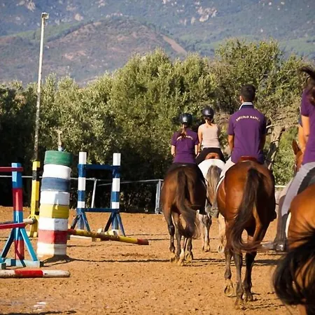 Κατάλυμα σε φάρμα Piccolo Ranch